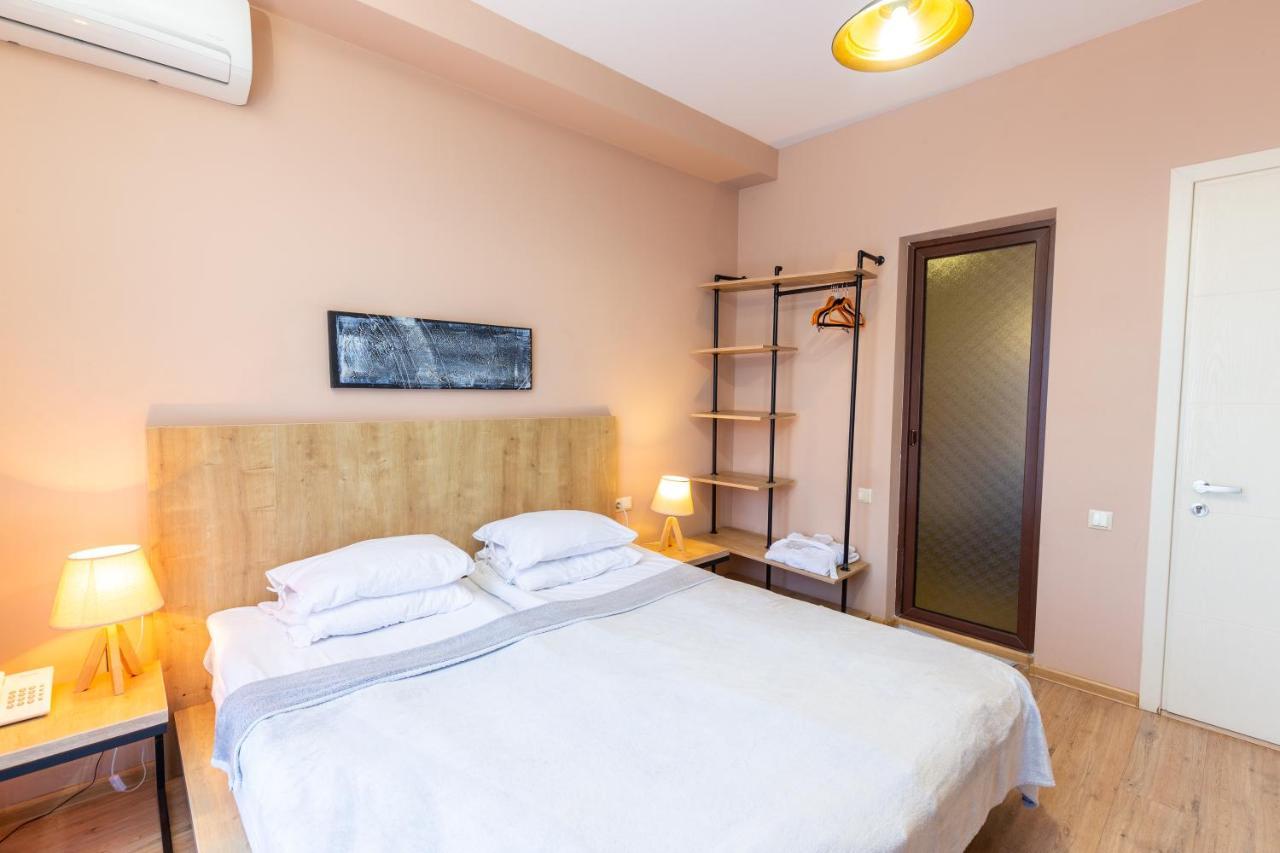 Hotel N16 บาทูมิ ภายนอก รูปภาพ
