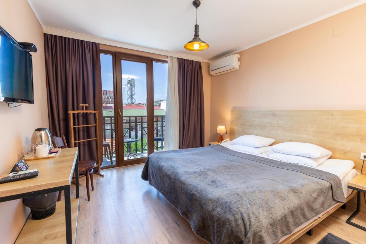 Hotel N16 บาทูมิ ภายนอก รูปภาพ