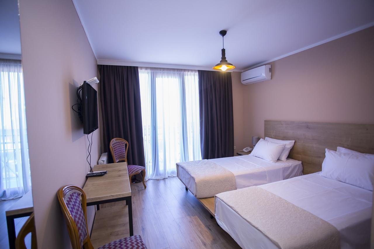 Hotel N16 บาทูมิ ภายนอก รูปภาพ